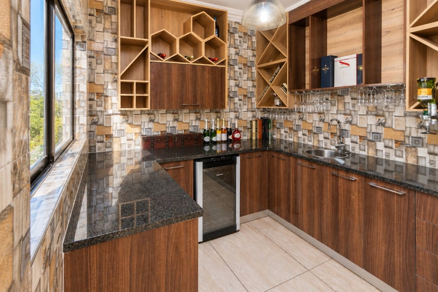 5 Bedroom Property for Sale in Xanadu Eco Park North West